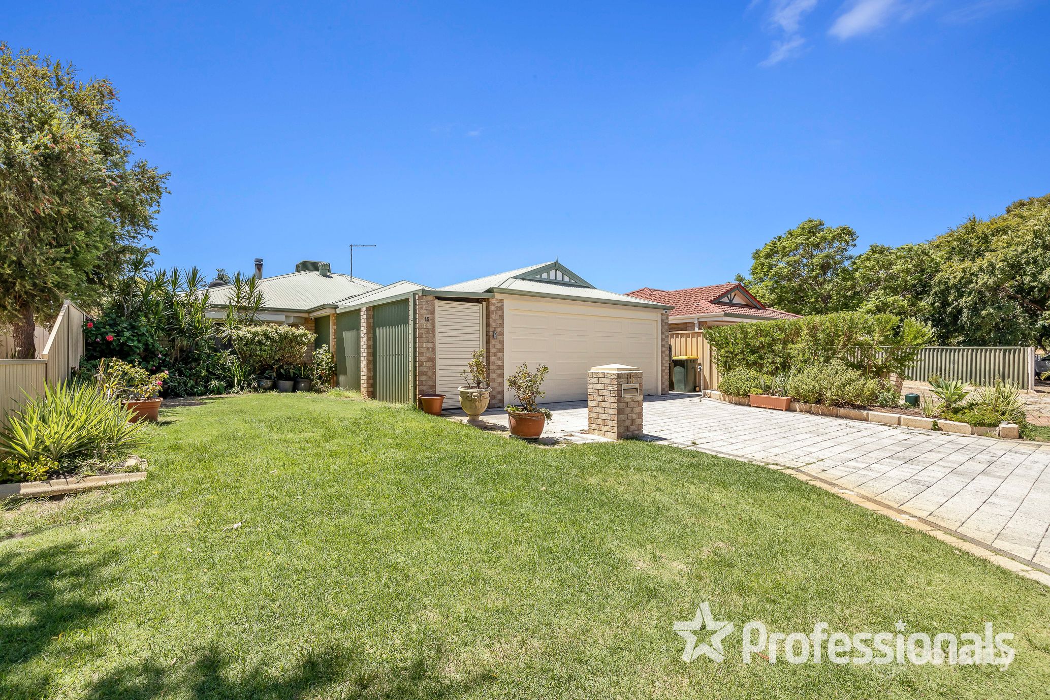 15 Naturaliste Gr, Ballajura, WA 6066