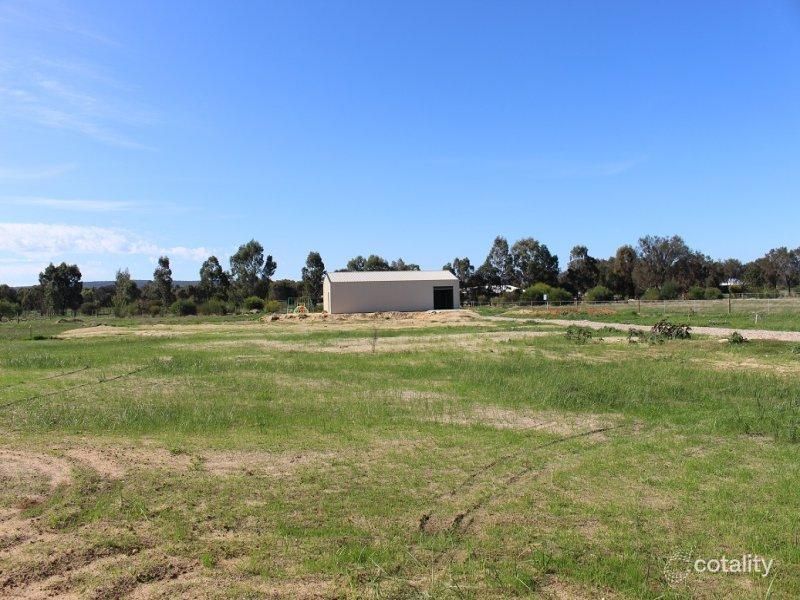 24 Lucca Lane, Oakford, WA 6121