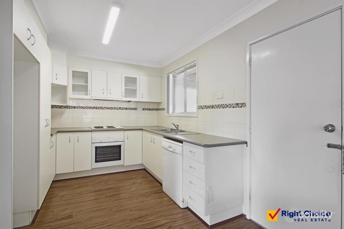2 Eucalypt Pl, Albion Park Rail, NSW 2527
