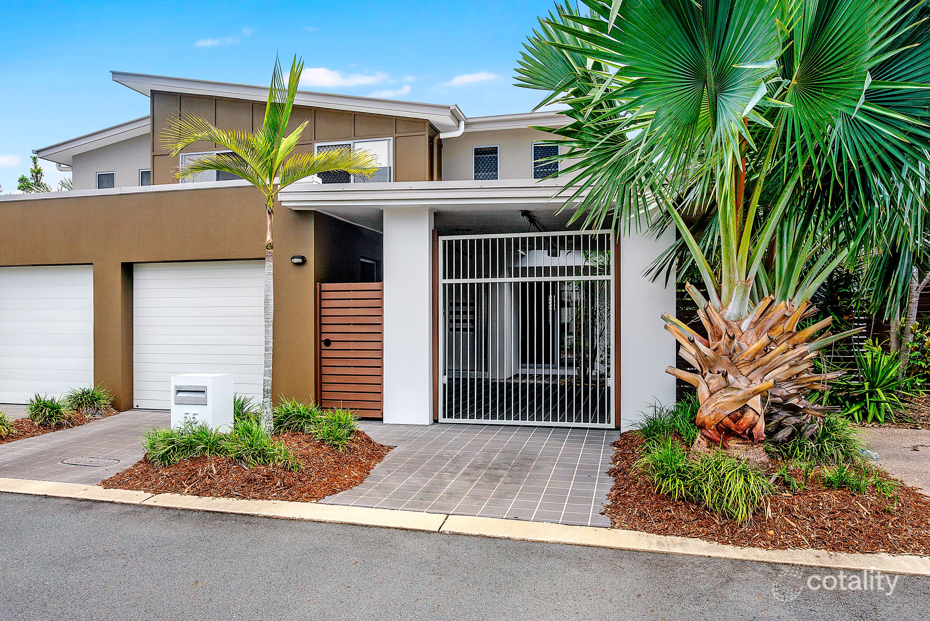 6 Santa Maria, Burleigh Waters, QLD 4220
