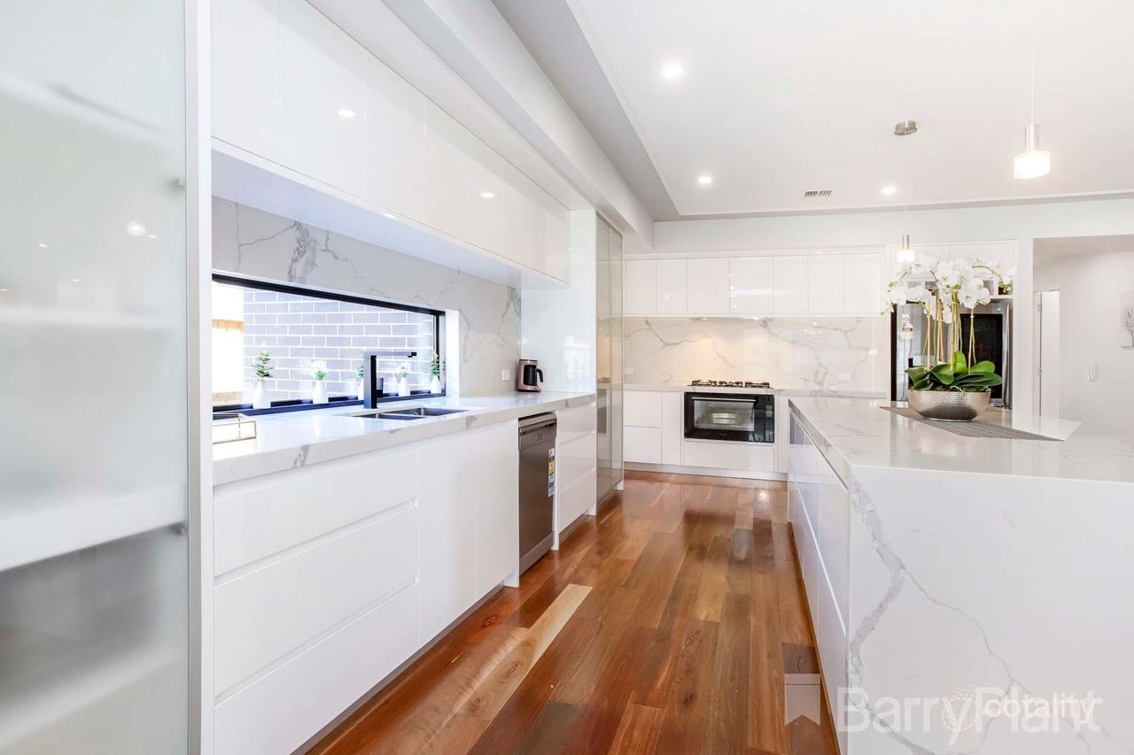 17 Marquee Cct, Greenvale, VIC 3059