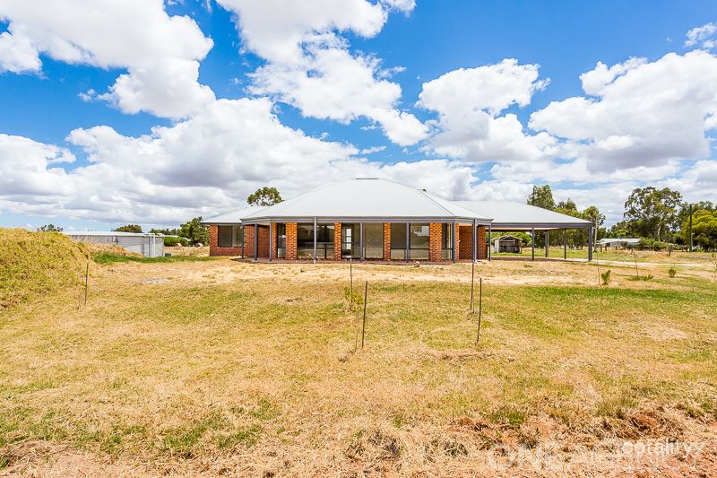 82 Richardson Rd, Waroona, WA 6215