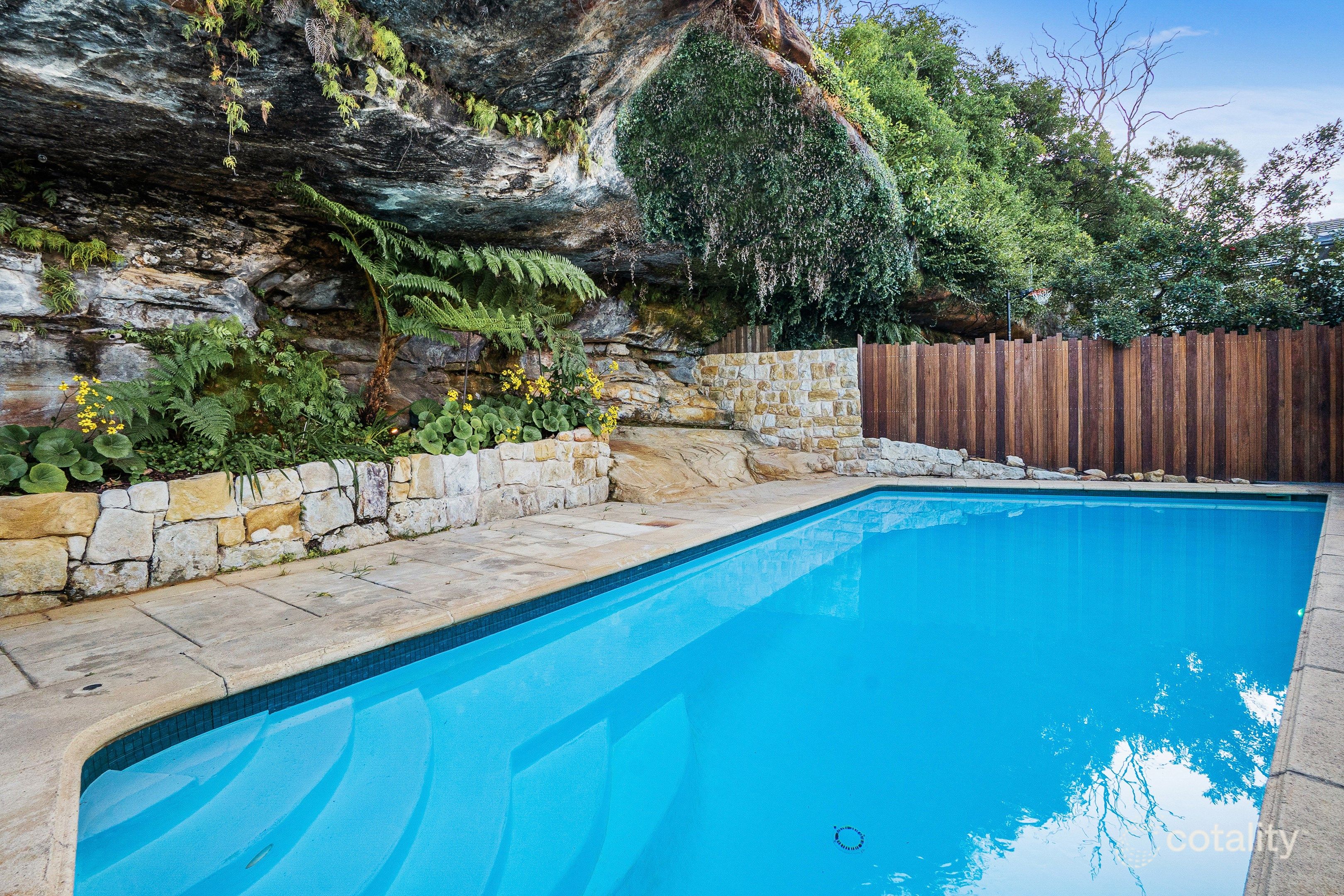 63 Sugarloaf Cres, Castlecrag, NSW 2068