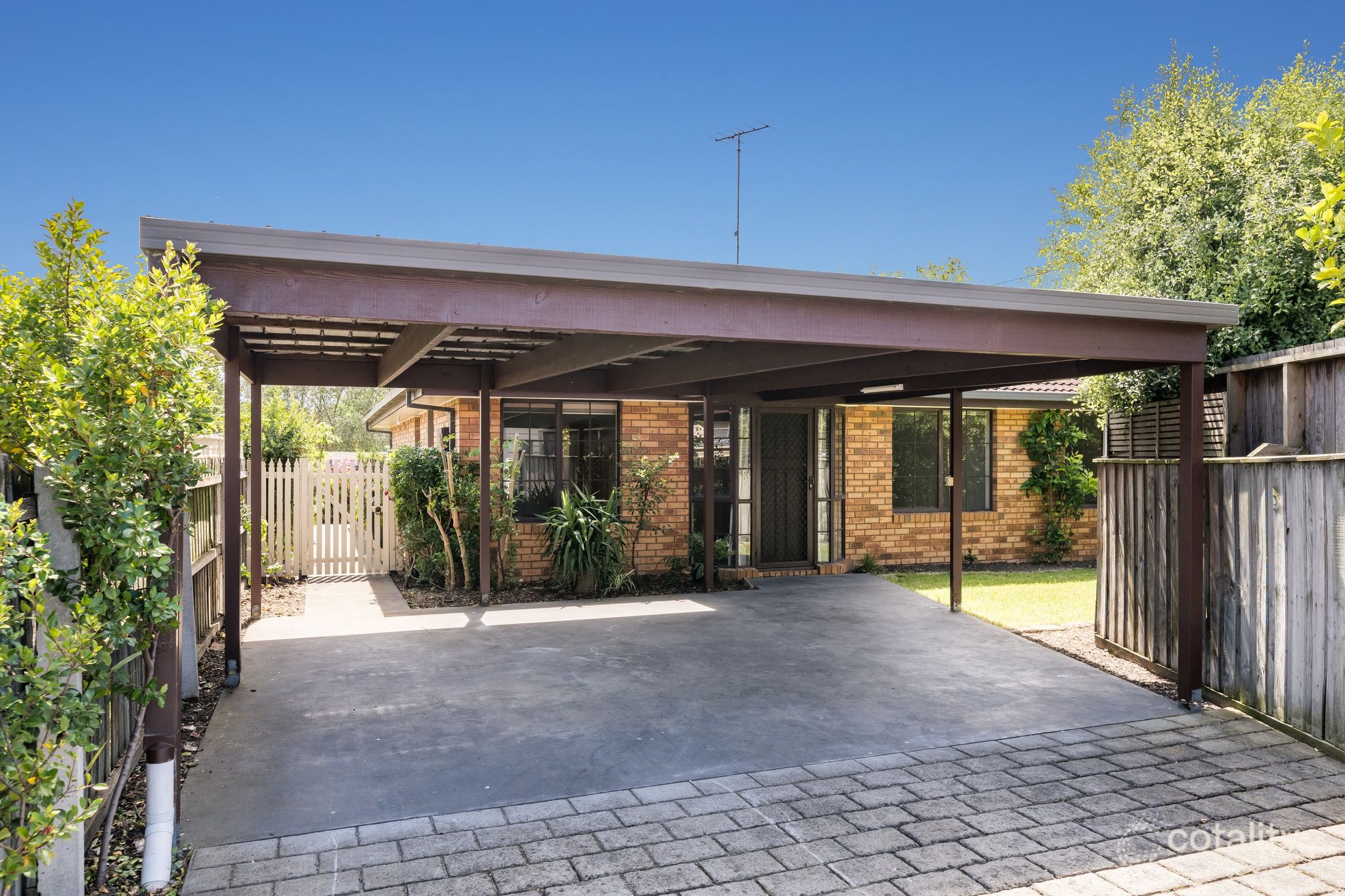 2/8 Poplar St, Newcomb, VIC 3219