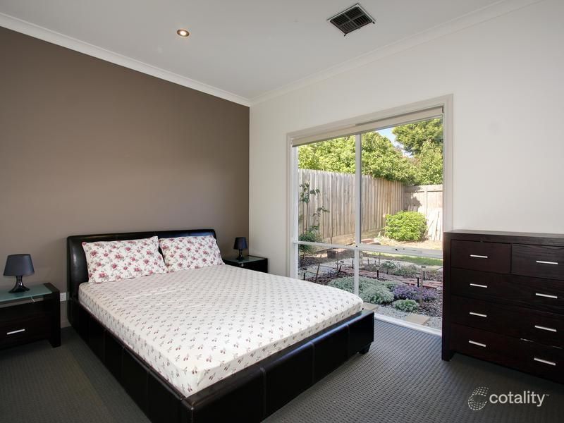 2/2 Finch St, Burwood, VIC 3125