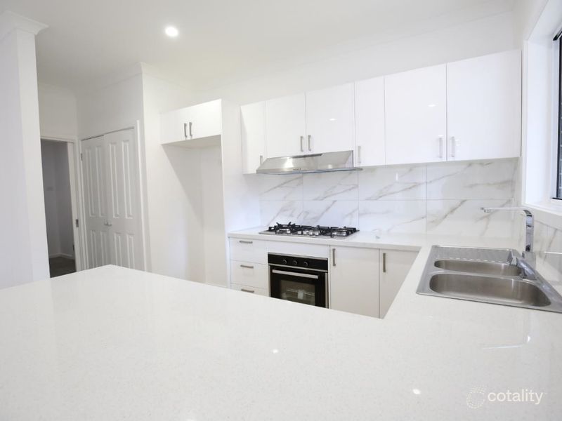 2/5 Outhwaite Ave, Doncaster, VIC 3108