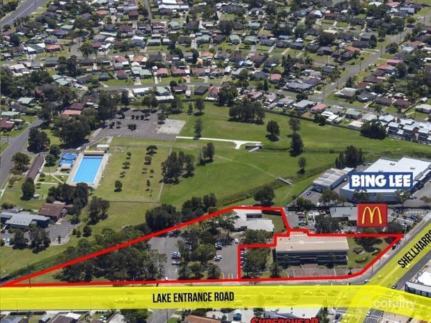 4 Lake Entrance Rd, Oak Flats, NSW 2529