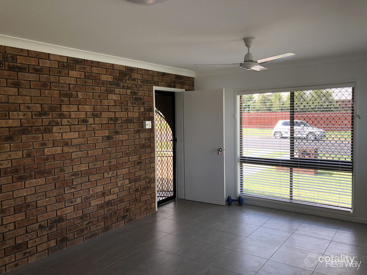 1/290 Bloxsom St, Koongal, QLD 4701