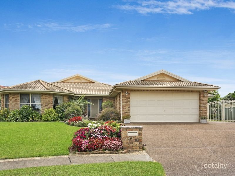 10 Caves Ct, Caves Beach, NSW 2281