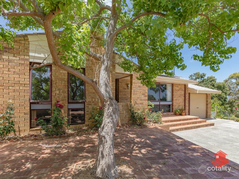 11 Serena Gr, Mount Nasura, WA 6112