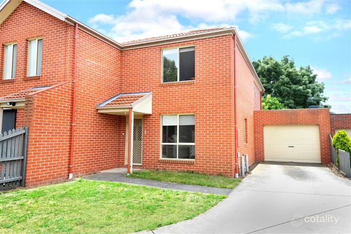 13 Domain Gdns, Sebastopol, VIC 3356