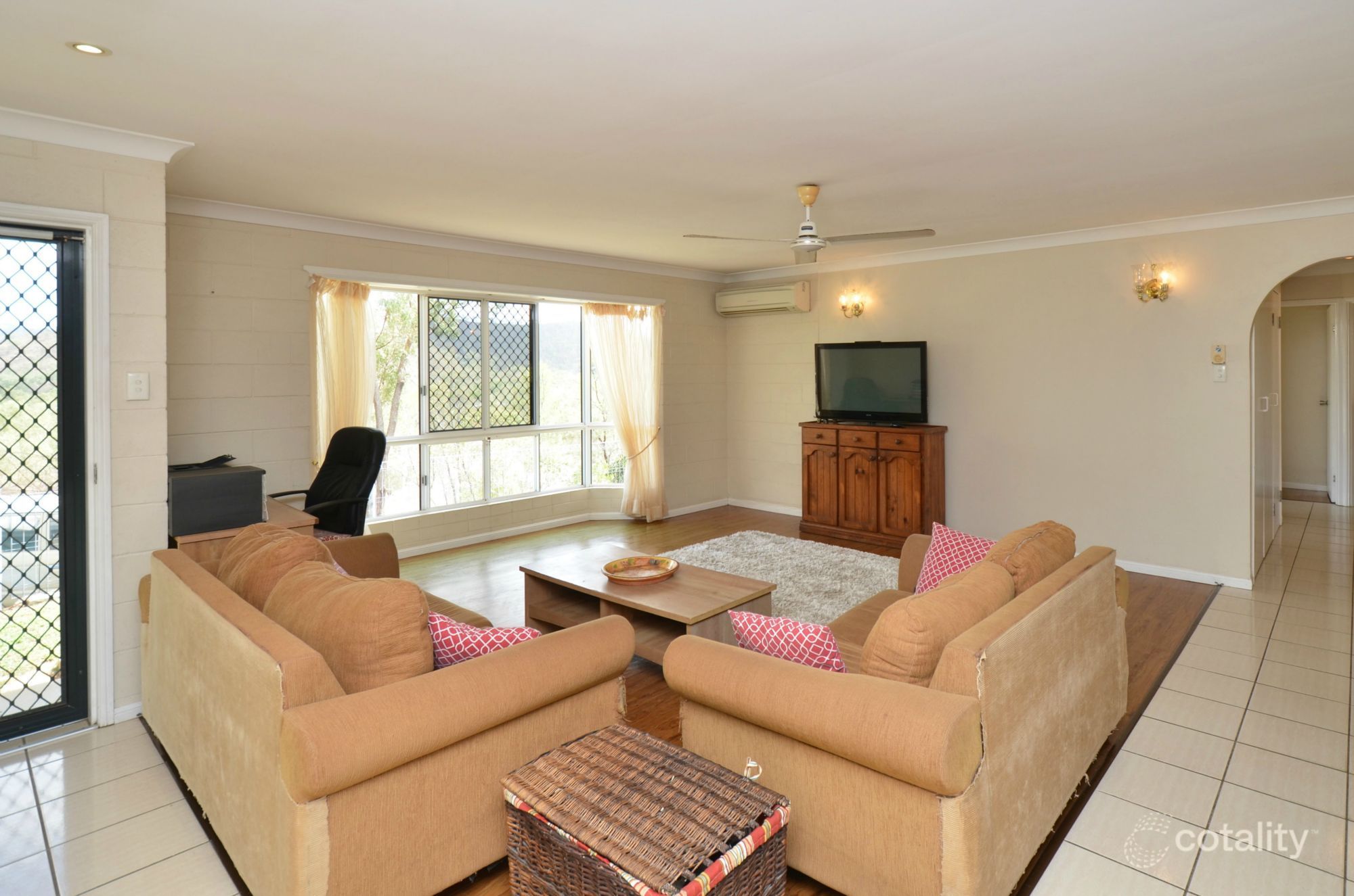 25 Chisholm Trl, Oak Valley, QLD 4811