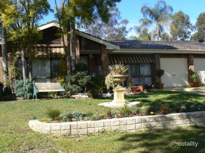 10 Sunndal Cl, St Clair, NSW 2759
