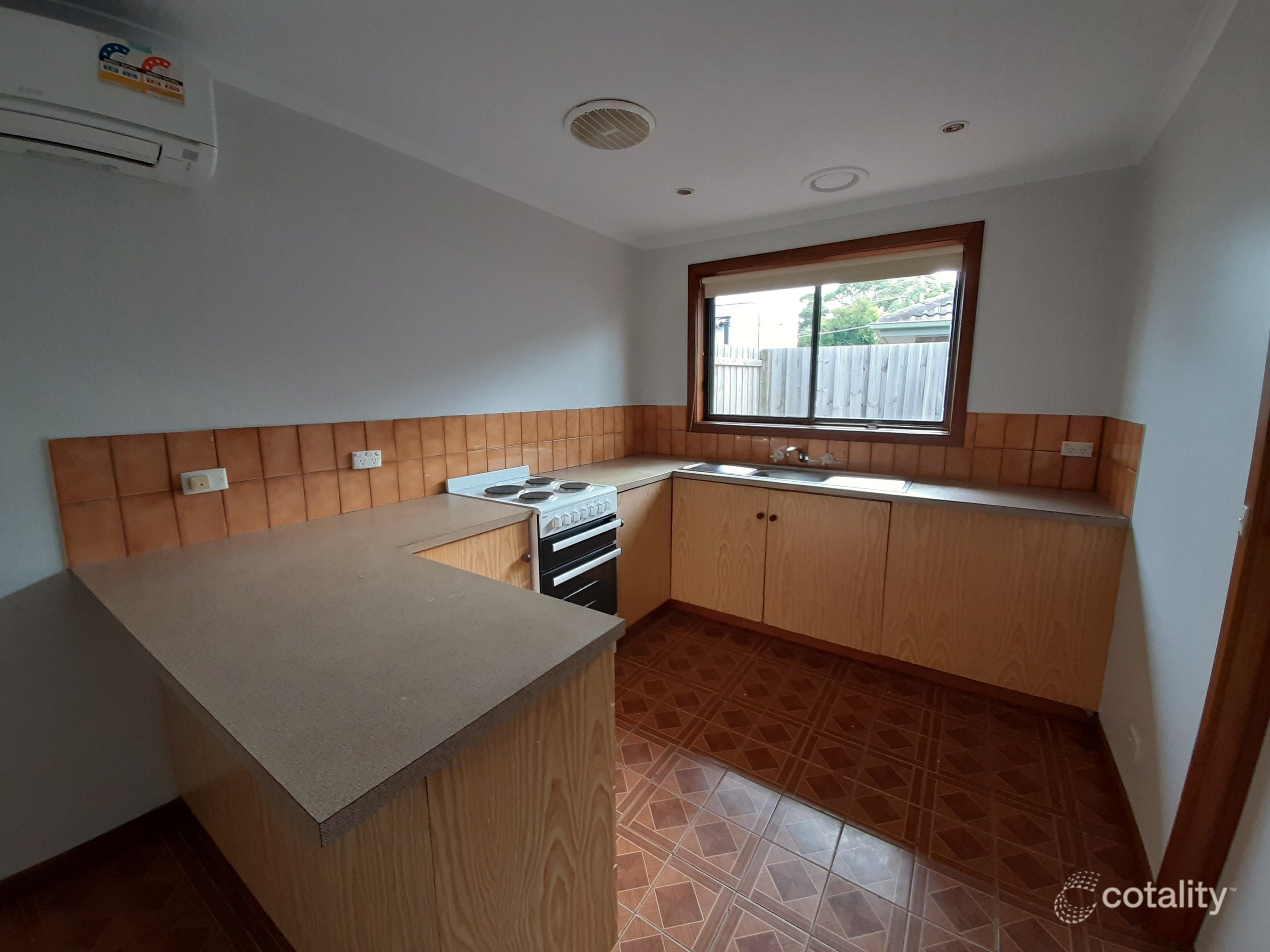 1/28-30 Ware St, Lara, VIC 3212