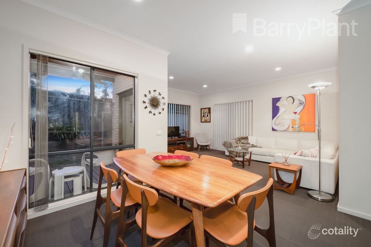 11/120 Ahern Rd, Pakenham, VIC 3810