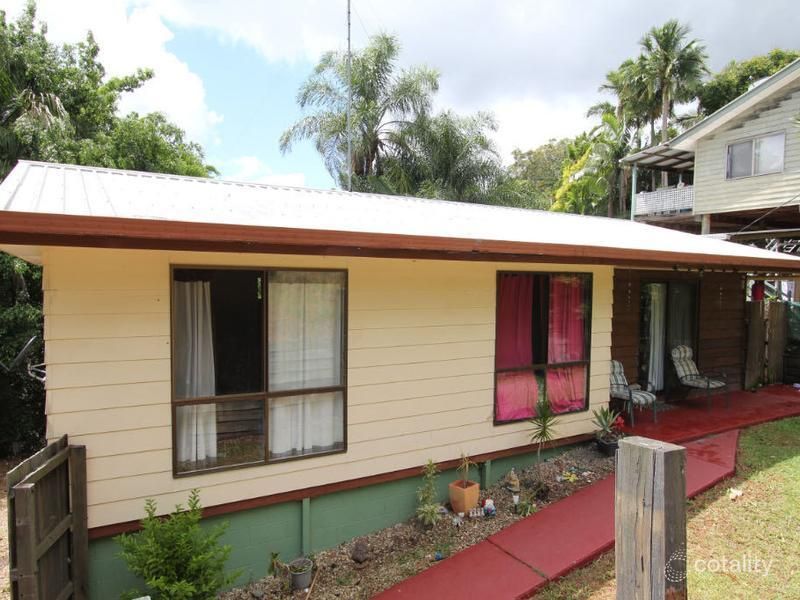 6 Thomas Cres, Nambour, QLD 4560
