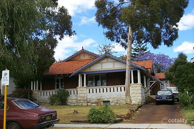 7 Thongsbridge St, Menora, WA 6050