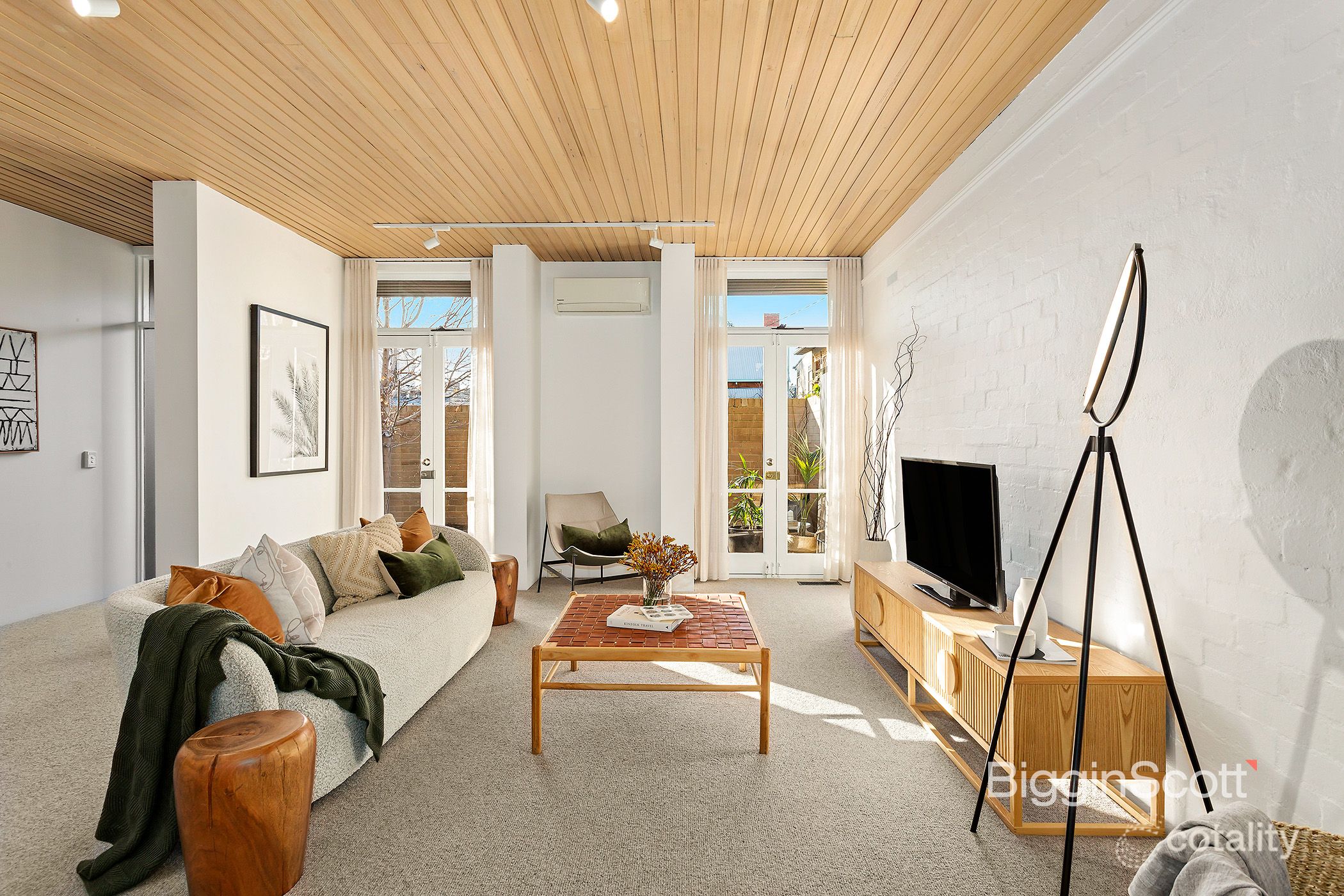 2 Sutton Gr, Richmond, VIC 3121