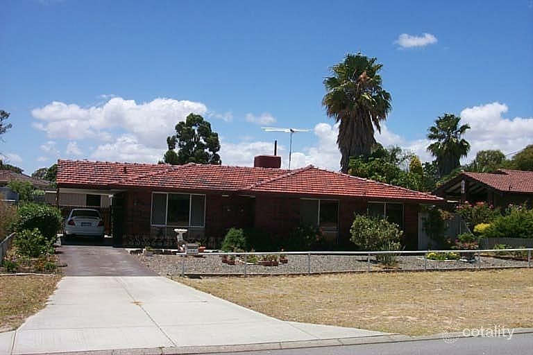 29 Adamson Rd, Parmelia, WA 6167