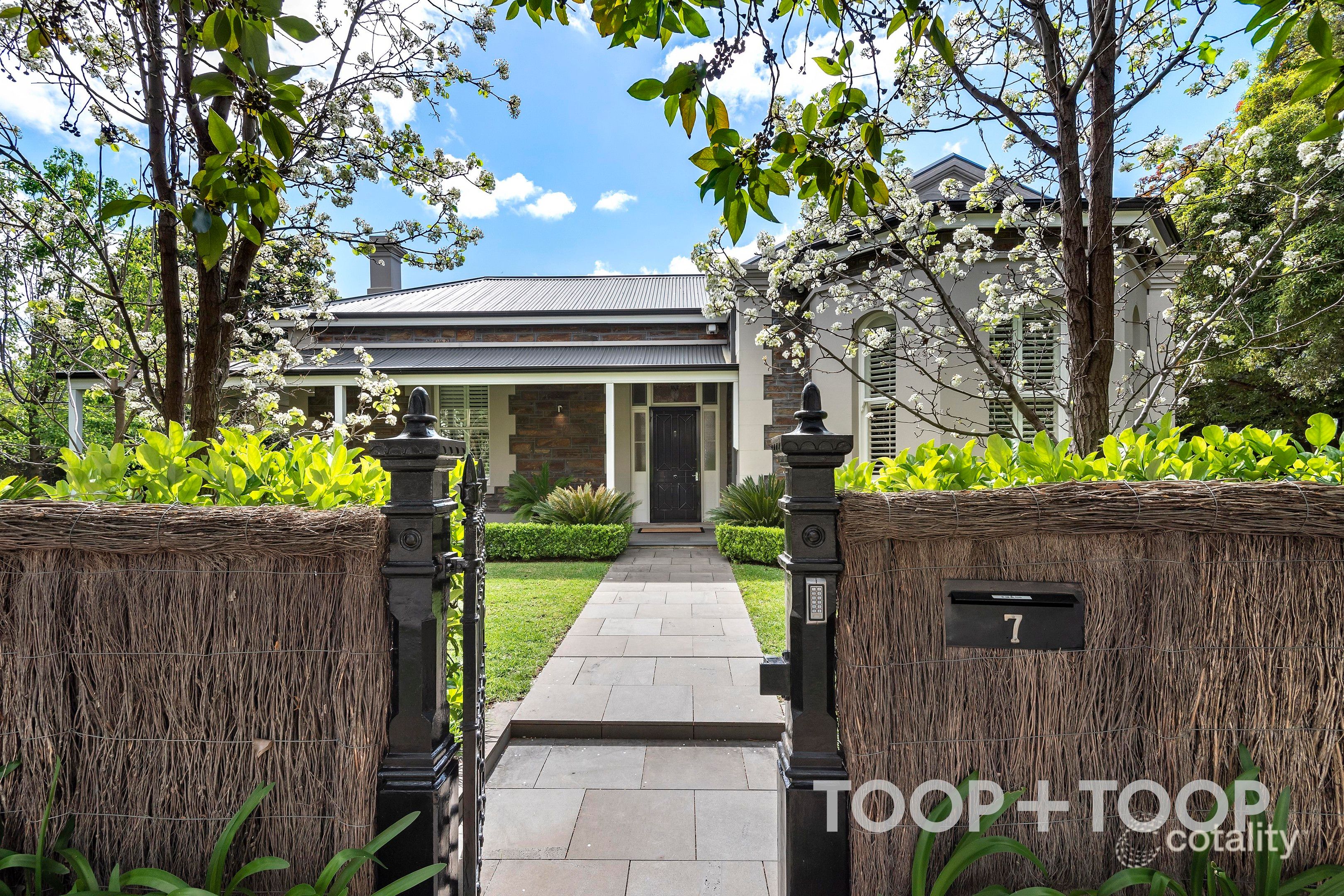 7 Trinity St, College Park, SA 5069