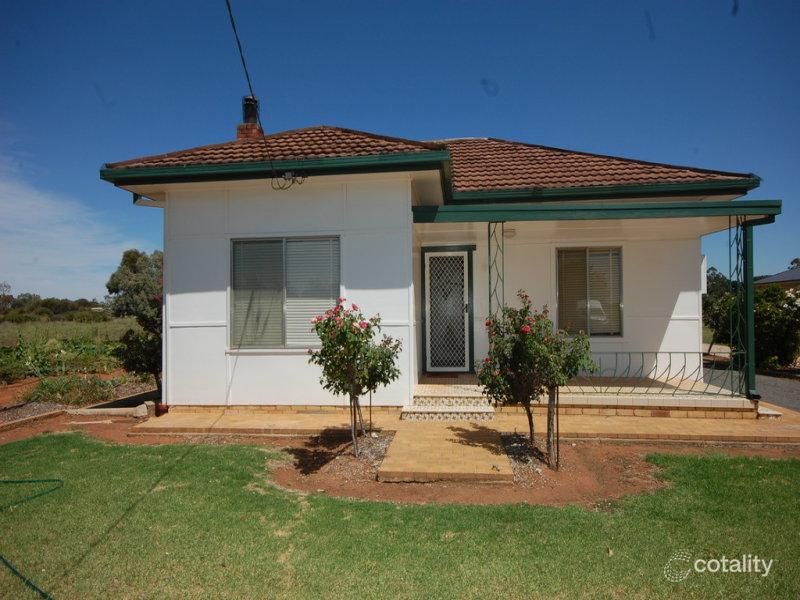 18 Golf Course Rd, Yenda, NSW 2681