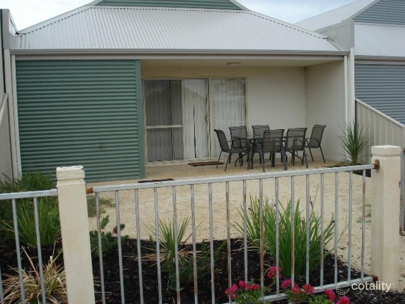 25/11 Heaton St, Jurien Bay, WA 6516