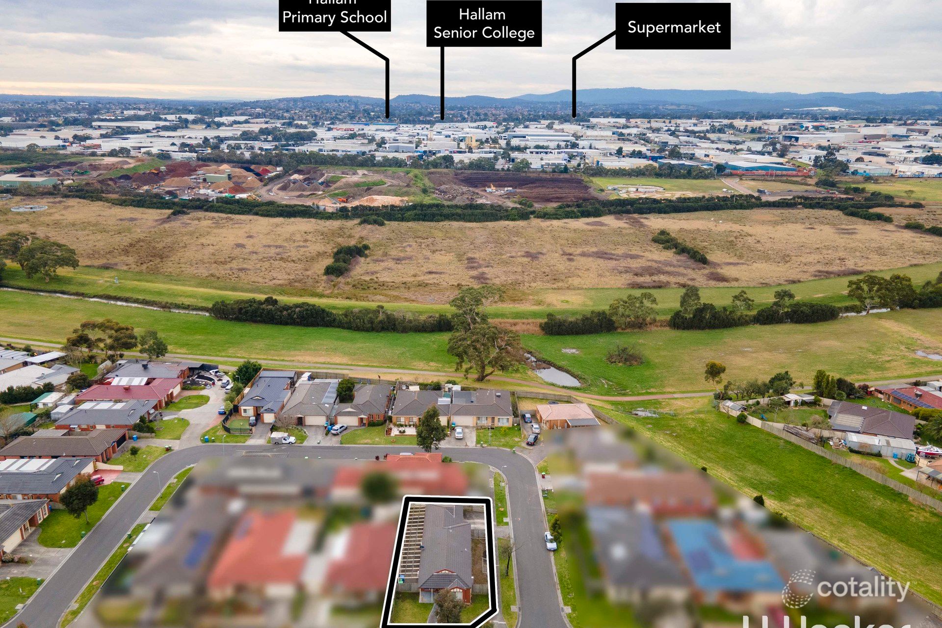 90 Oaktree Dr, Hampton Park, VIC 3976