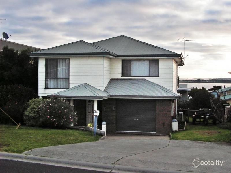 7 The Broadway, San Remo, VIC 3925