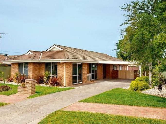 7 Langstaffe Dr, Wendouree, VIC 3355