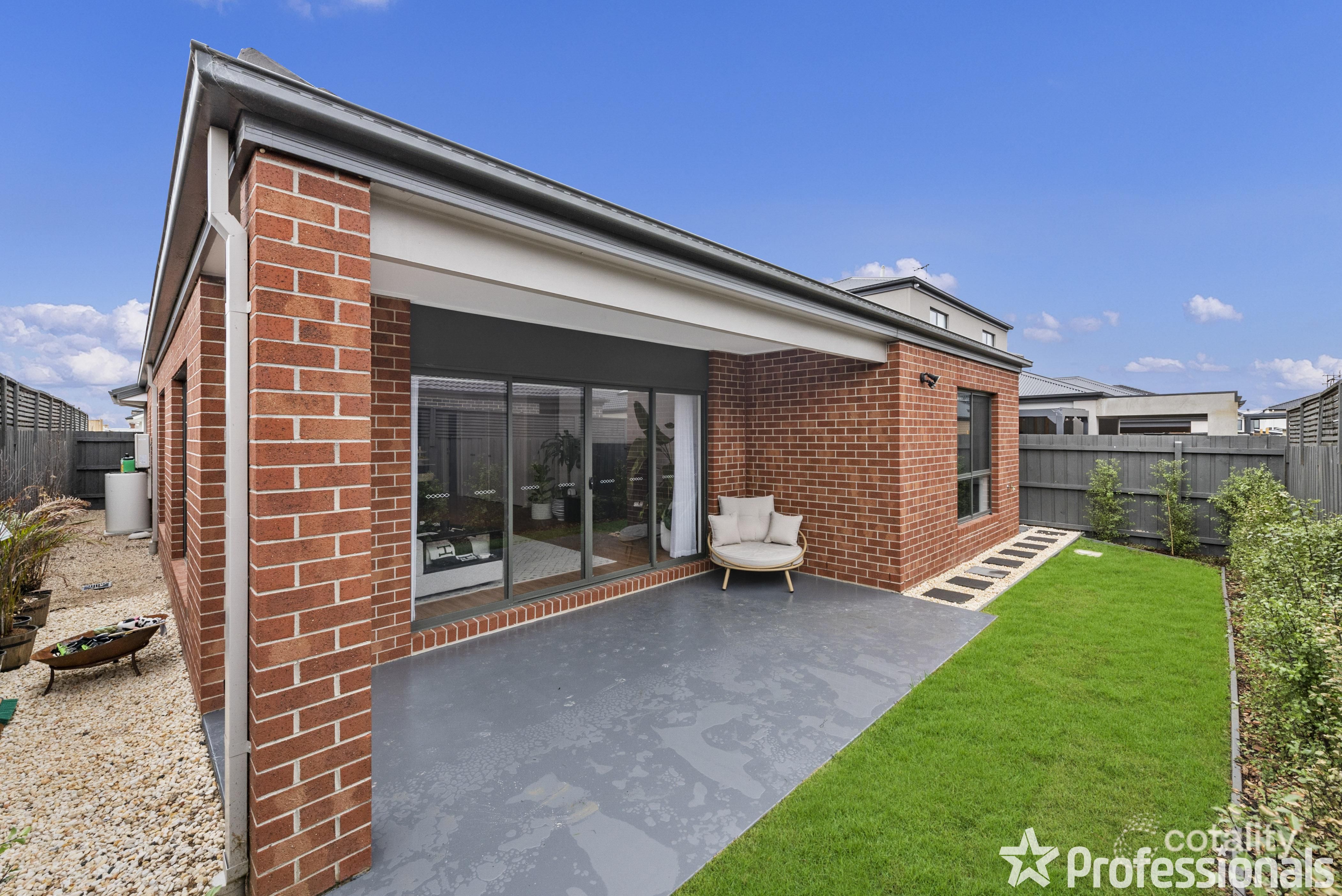 17 Tanbar St, Fraser Rise, VIC 3336