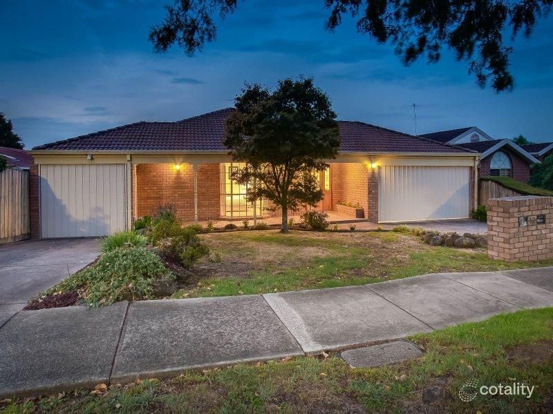 12 Greenbank Dr, Mooroolbark, VIC 3138