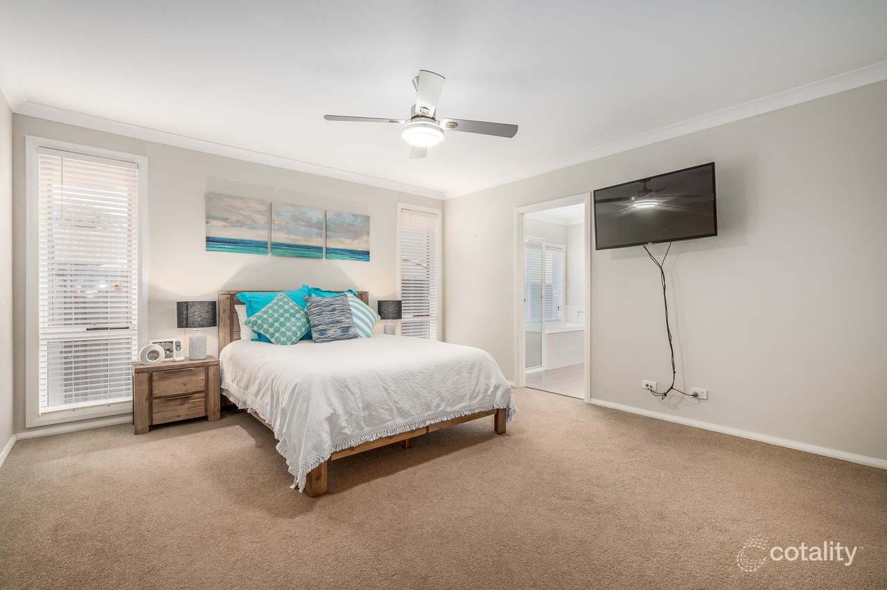 8 Konara Cres, Fletcher, NSW 2287