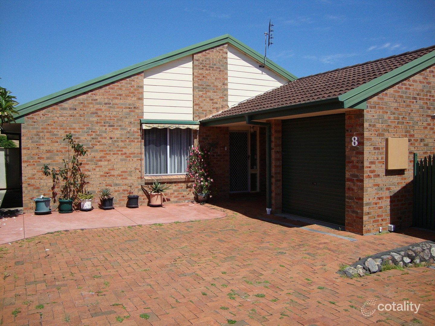 8 Tasman Ct, Caves Beach, NSW 2281