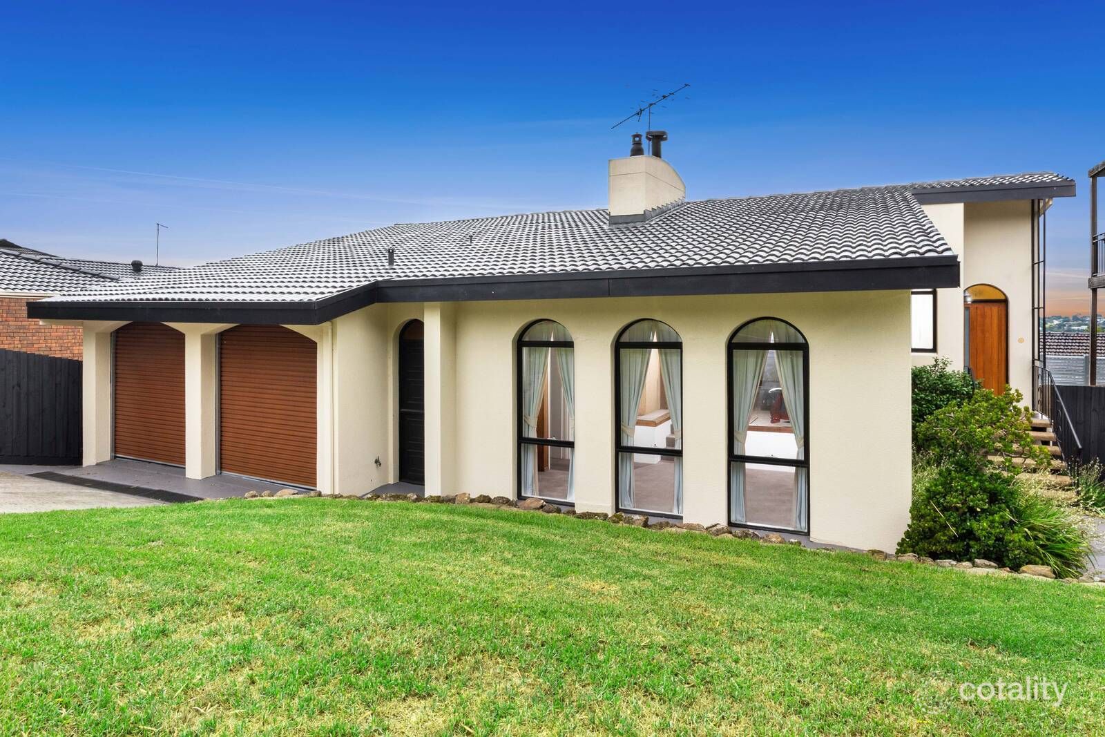 96b North Valley Rd, Highton, VIC 3216