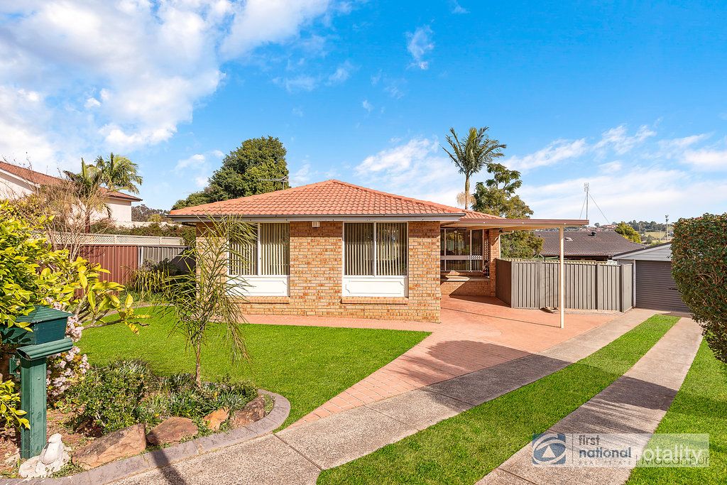 3 Hall Pl, Minto, NSW 2566