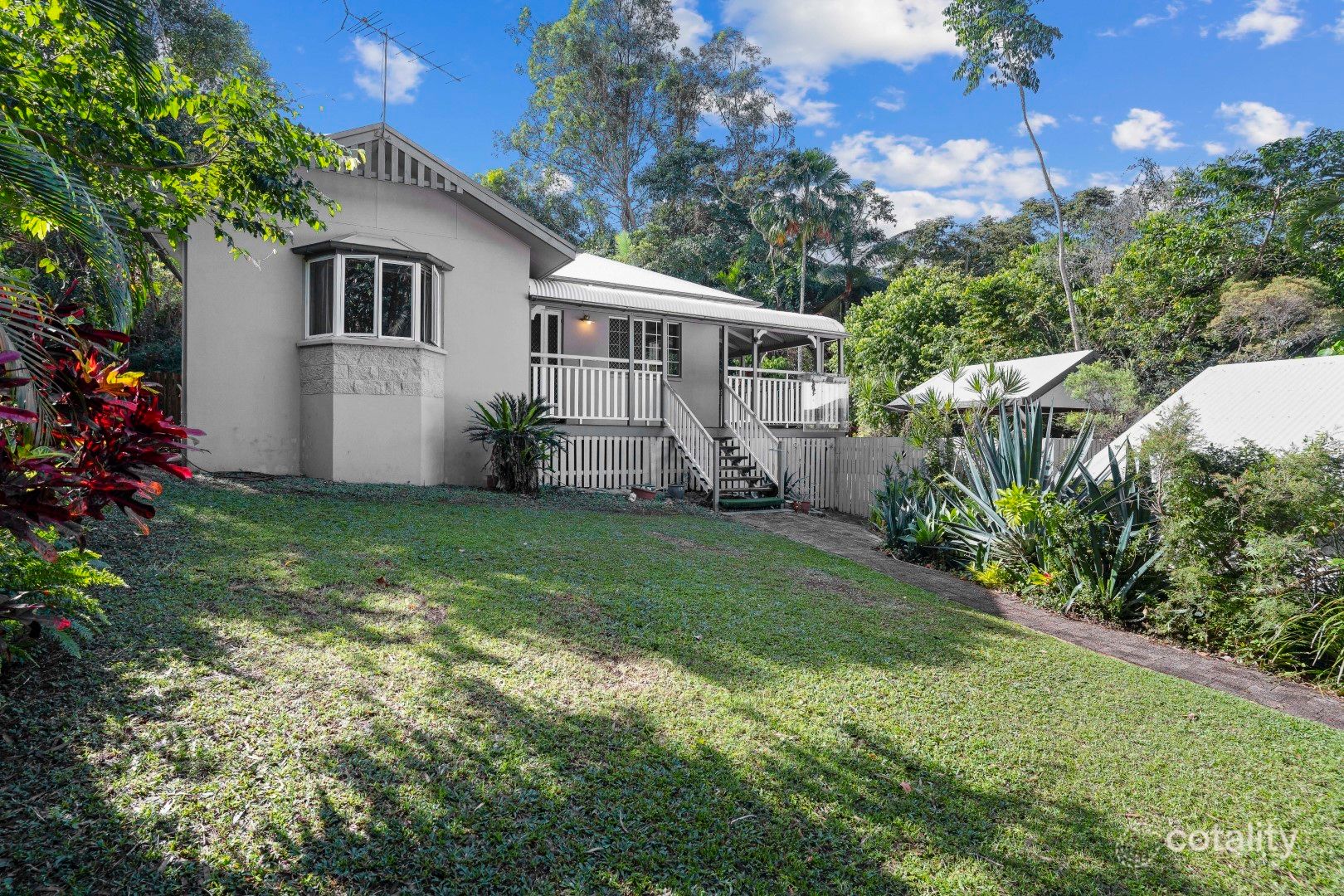 32 Mackey Cl, Brinsmead, QLD 4870