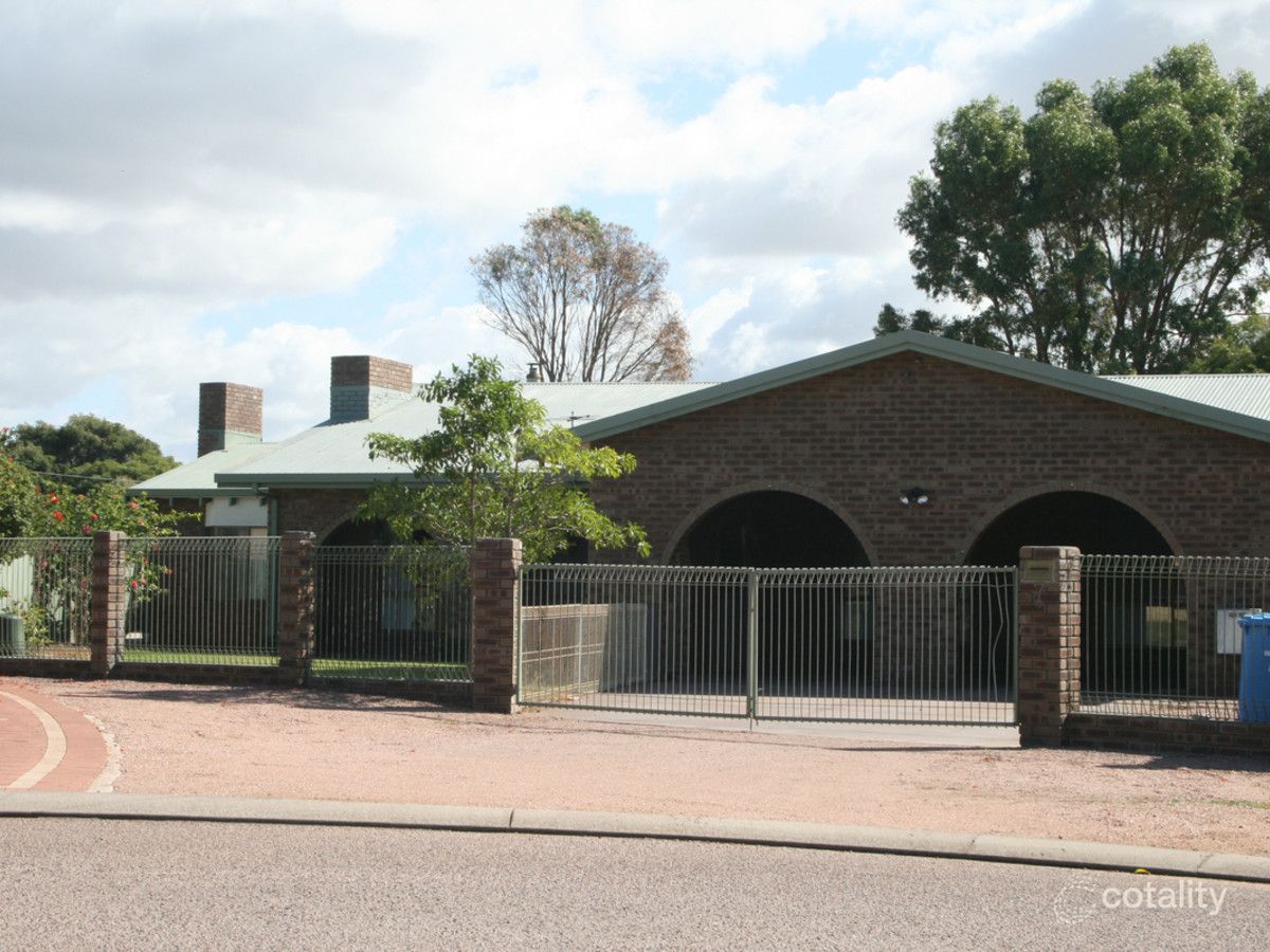 7 Begonia Pl, Sinclair, WA 6450