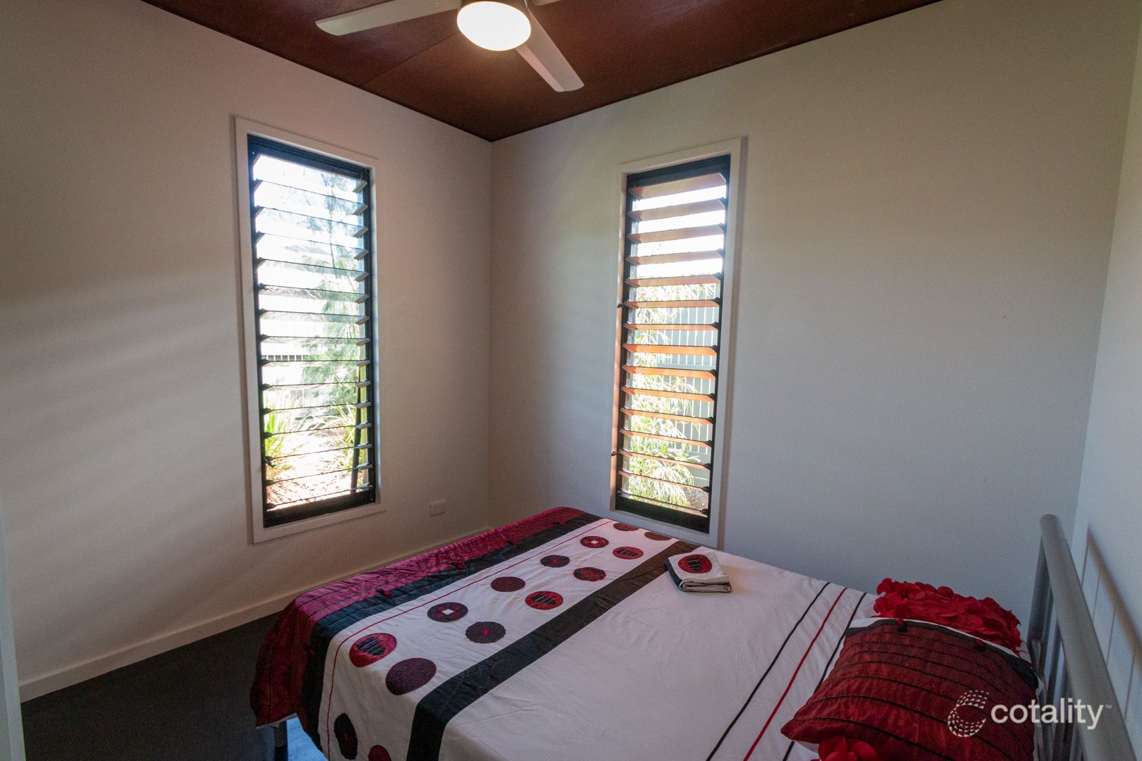 27 Pandanus Dr, Horseshoe Bay, QLD 4819