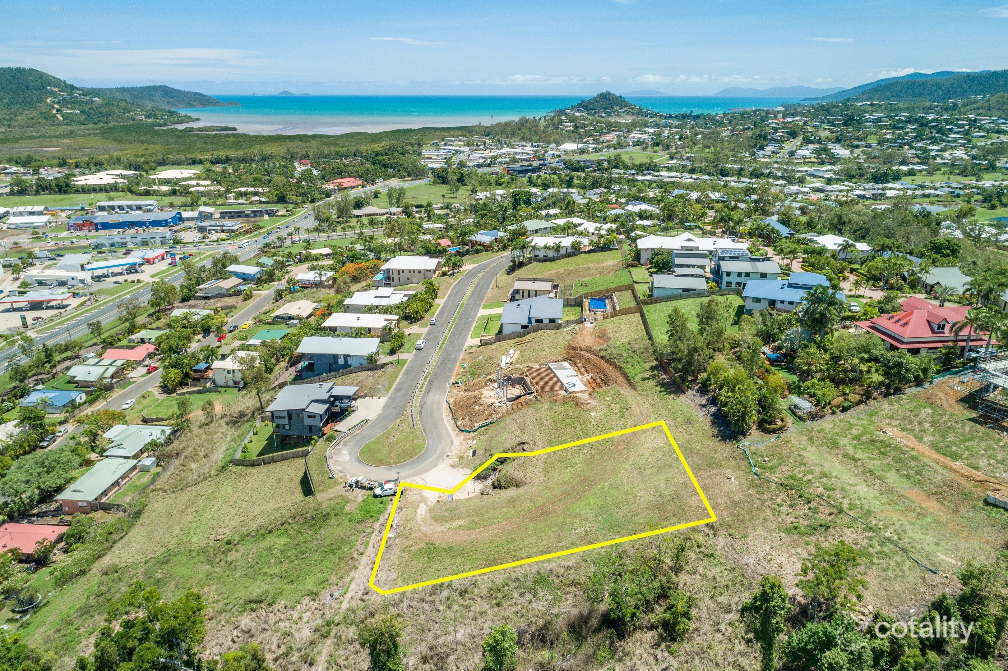 21 Whitehaven Cres, Cannonvale, QLD 4802