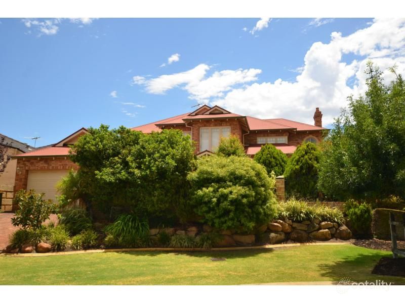33 Ash Gr, Duncraig, WA 6023