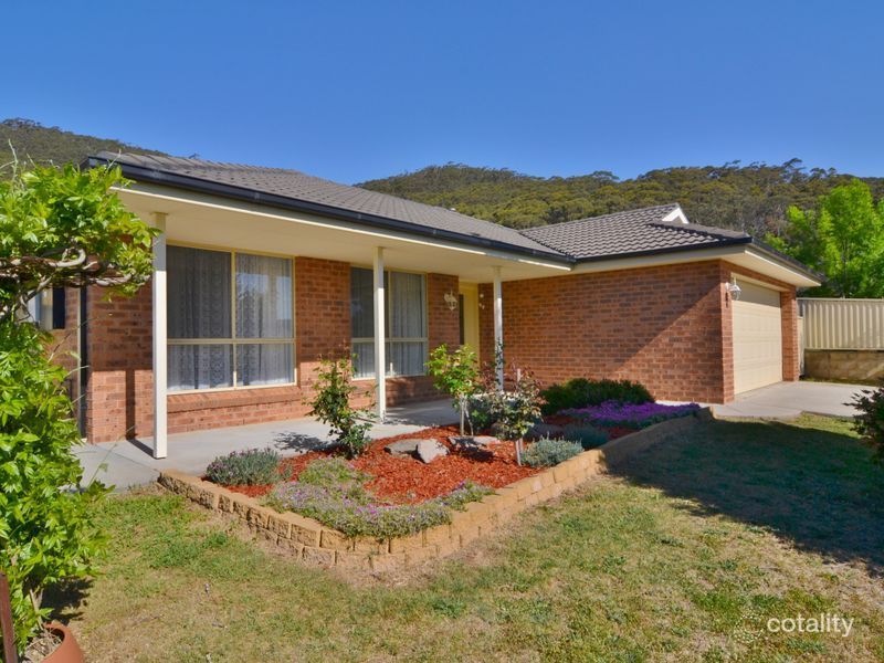 2 Claret Ash Ave, South Bowenfels, NSW 2790