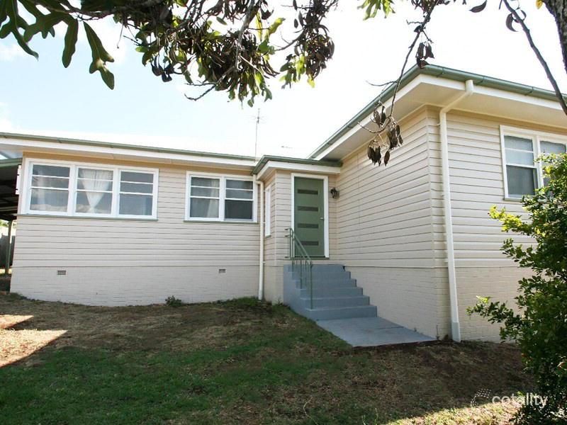 4 Duncraggon St, South Toowoomba, QLD 4350