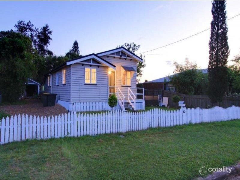 42 May, Walkervale, QLD 4670