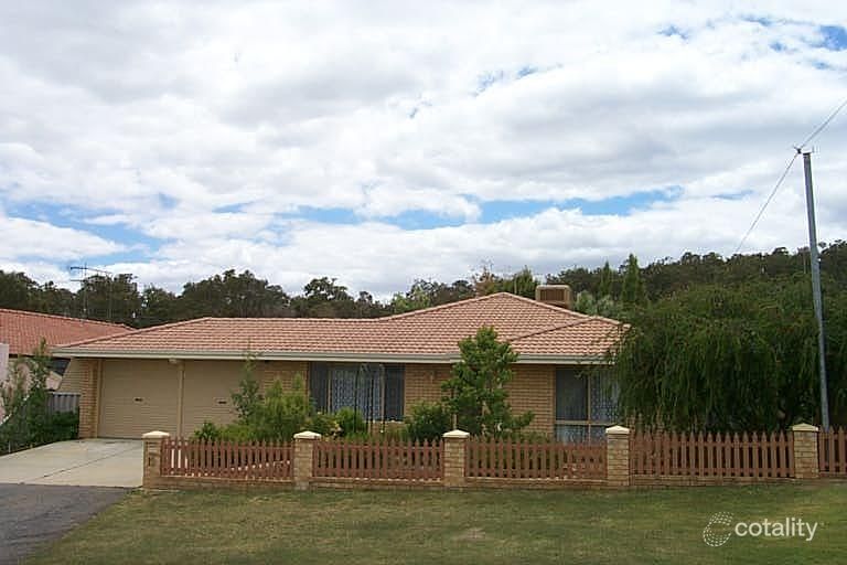 13 Anembo Pl, Kelmscott, WA 6111