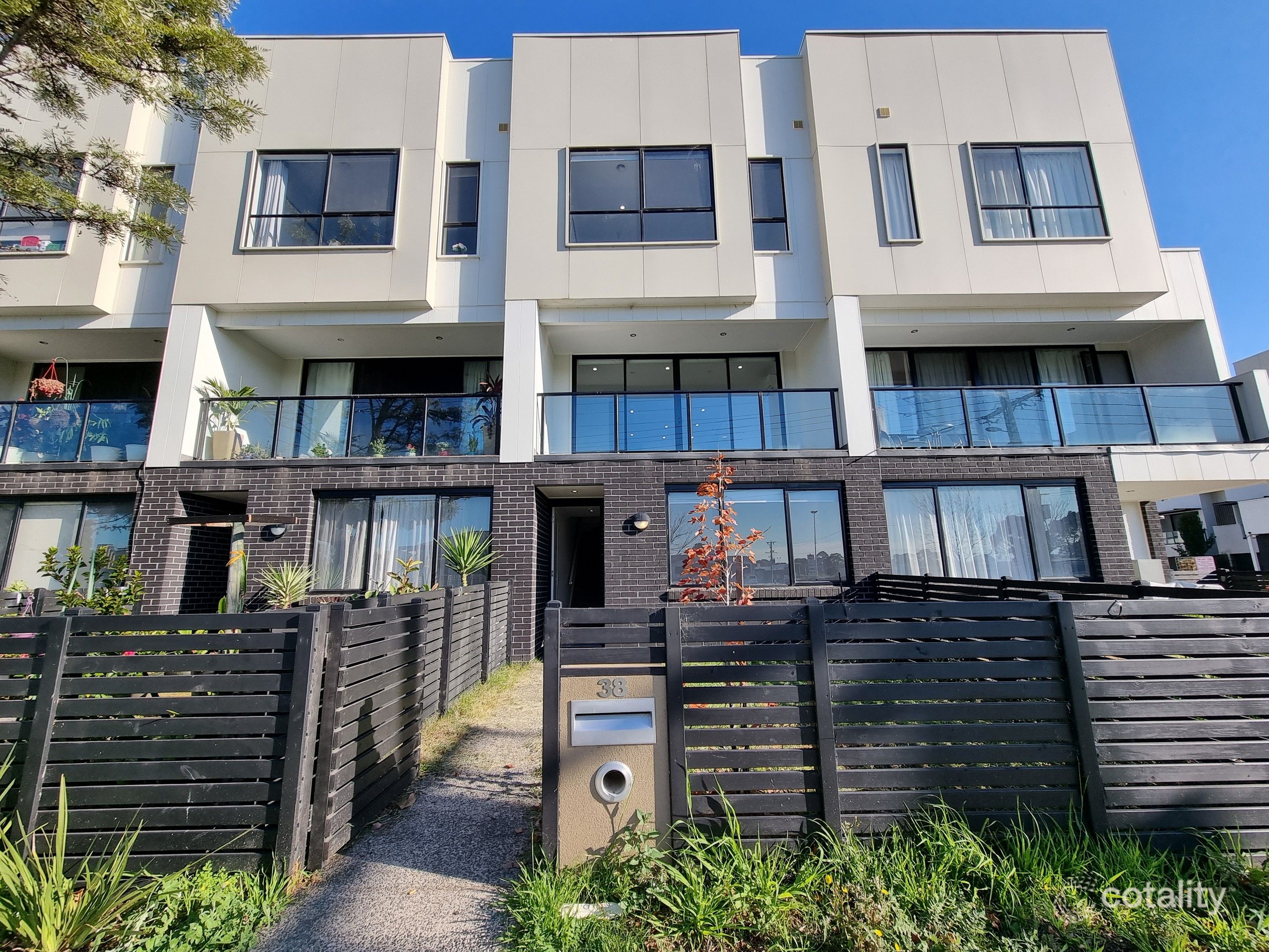 38 View Rd, Springvale, VIC 3171