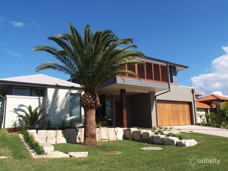 7 Dunebean Dr, Banksia Beach, QLD 4507