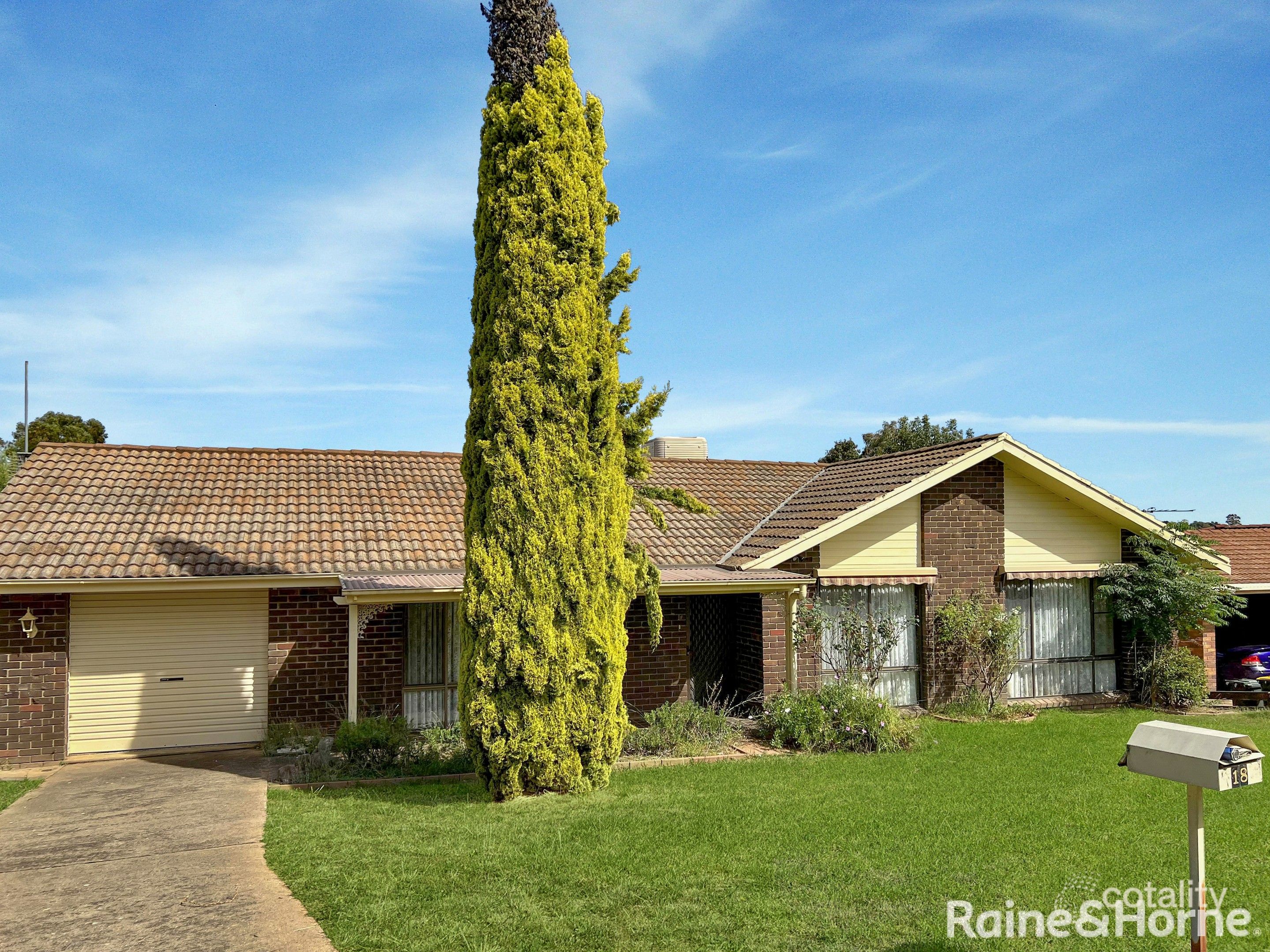 18 Keevil Dr, Young, NSW 2594
