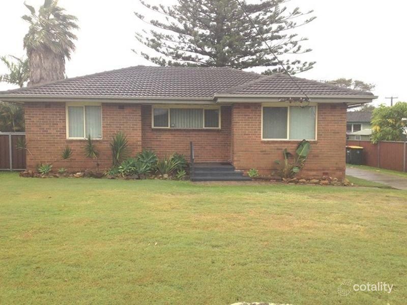 42 Caves Beach Rd, Caves Beach, NSW 2281