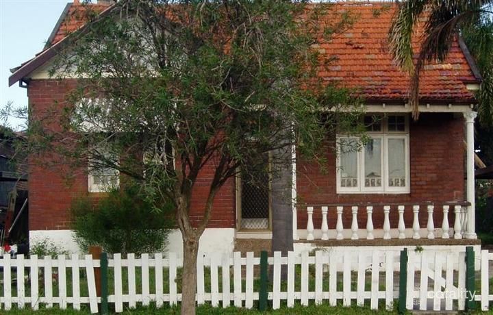 27 Robertson St, Campsie, NSW 2194