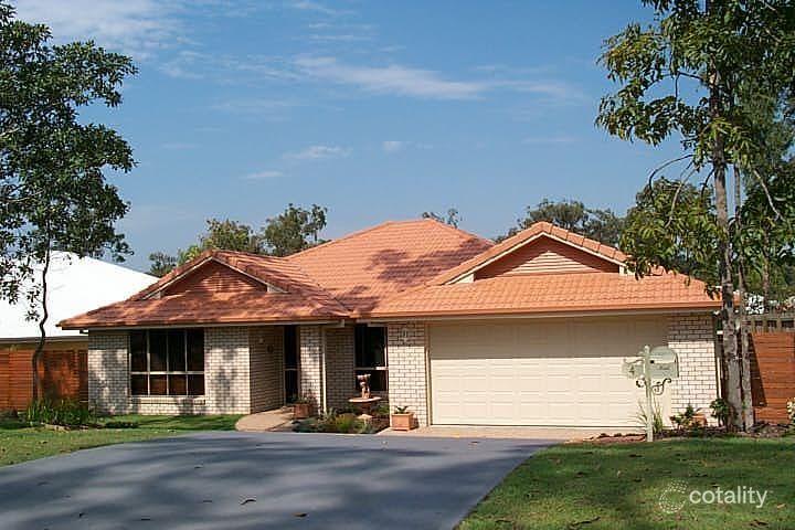 4 Tea Tree Cres, Sinnamon Park, QLD 4073